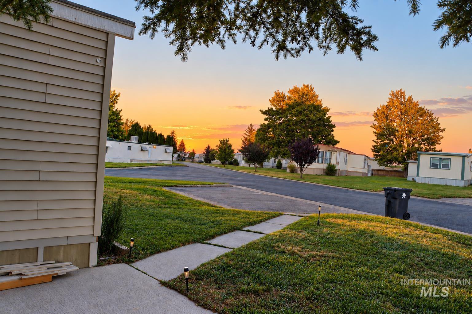 198 South Hills RD, Twin Falls, Idaho 83301, 2 Bedrooms, 2 Bathrooms, Residential For Sale, Price $95,000,MLS 99001537