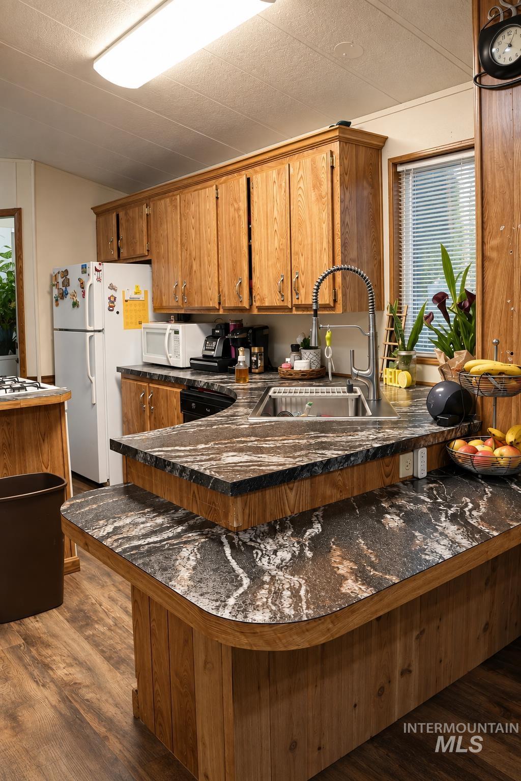 198 South Hills RD, Twin Falls, Idaho 83301, 2 Bedrooms, 2 Bathrooms, Residential For Sale, Price $95,000,MLS 99001537