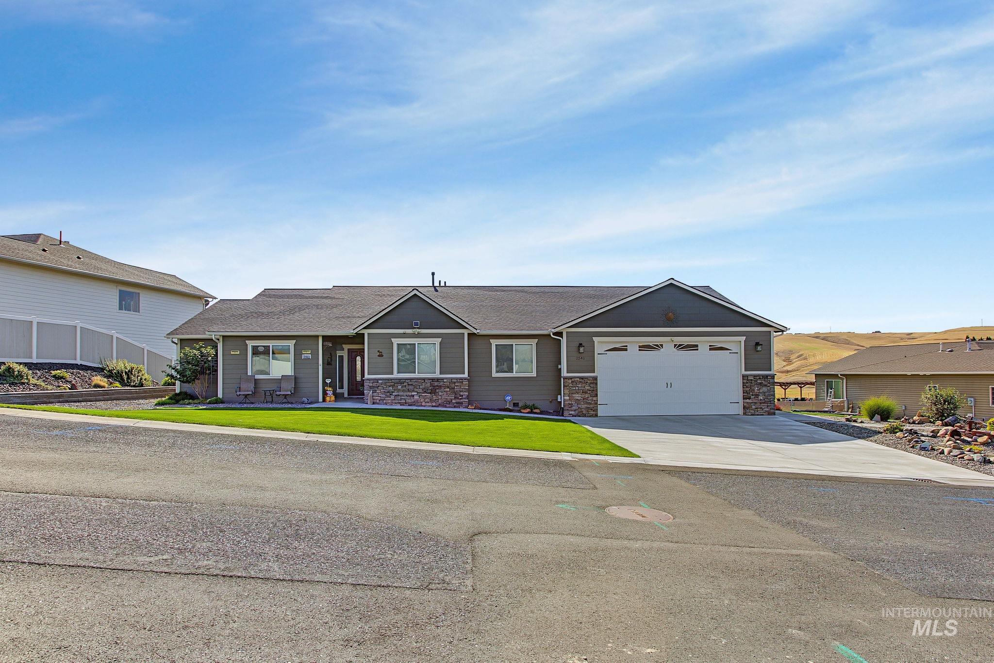 2541 3rd Ave, Clarkston, Washington 99403, 3 Bedrooms, 2 Bathrooms, Residential For Sale, Price $669,900,MLS 99001543