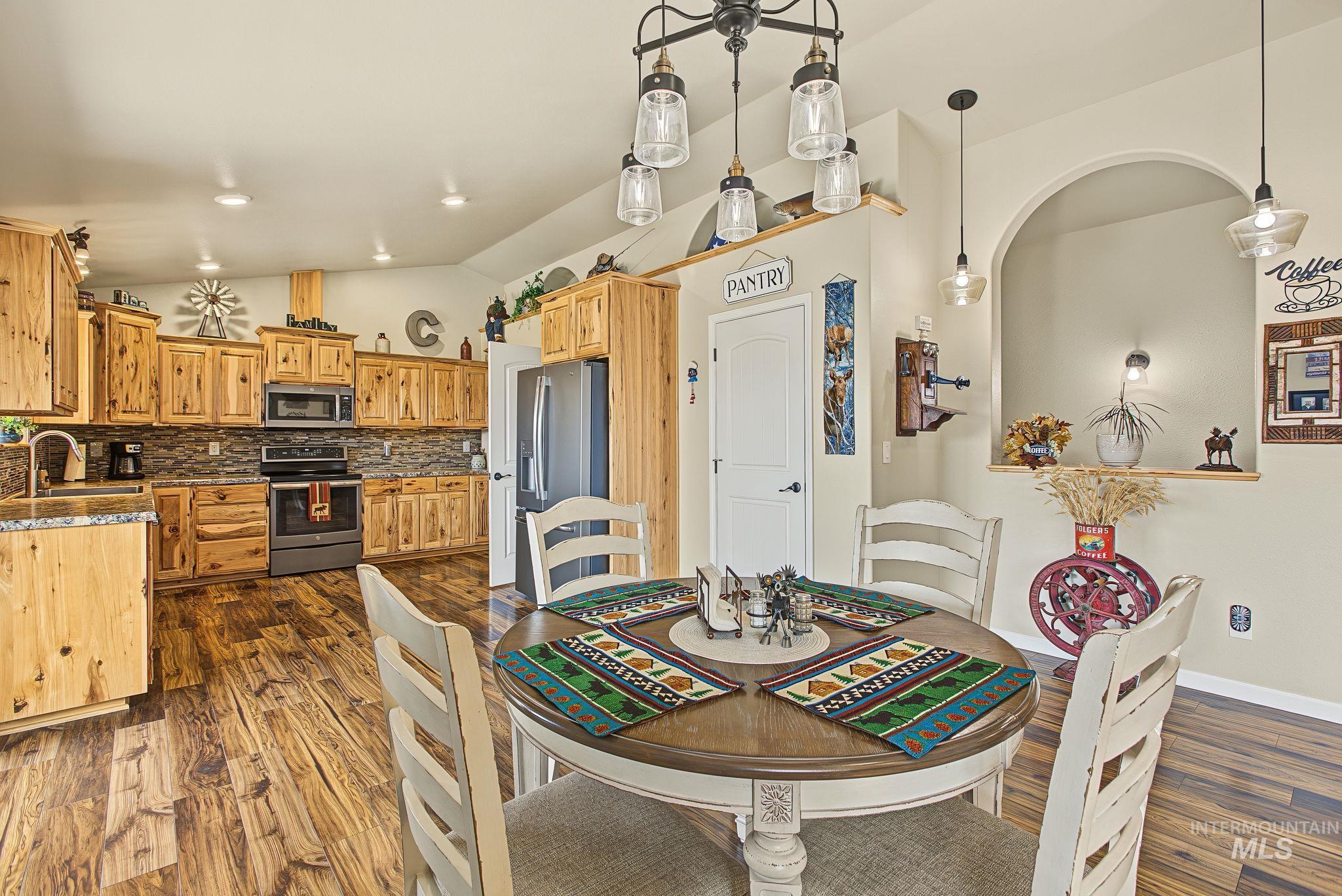 2541 3rd Ave, Clarkston, Washington 99403, 3 Bedrooms, 2 Bathrooms, Residential For Sale, Price $669,900,MLS 99001543