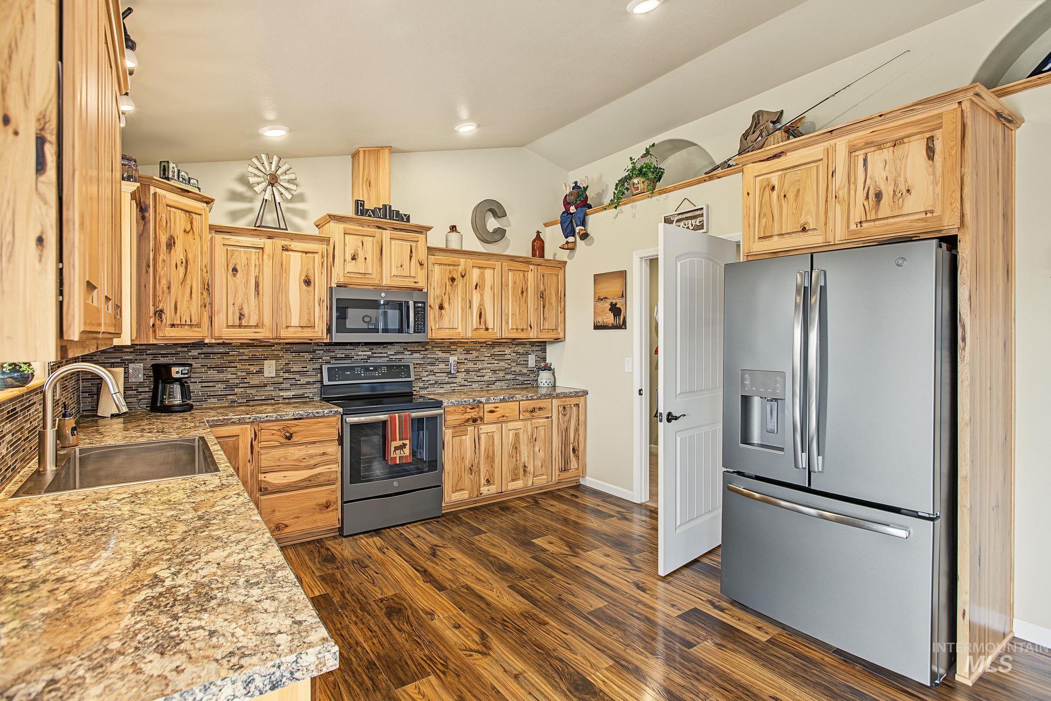 2541 3rd Ave, Clarkston, Washington 99403, 3 Bedrooms, 2 Bathrooms, Residential For Sale, Price $669,900,MLS 99001543