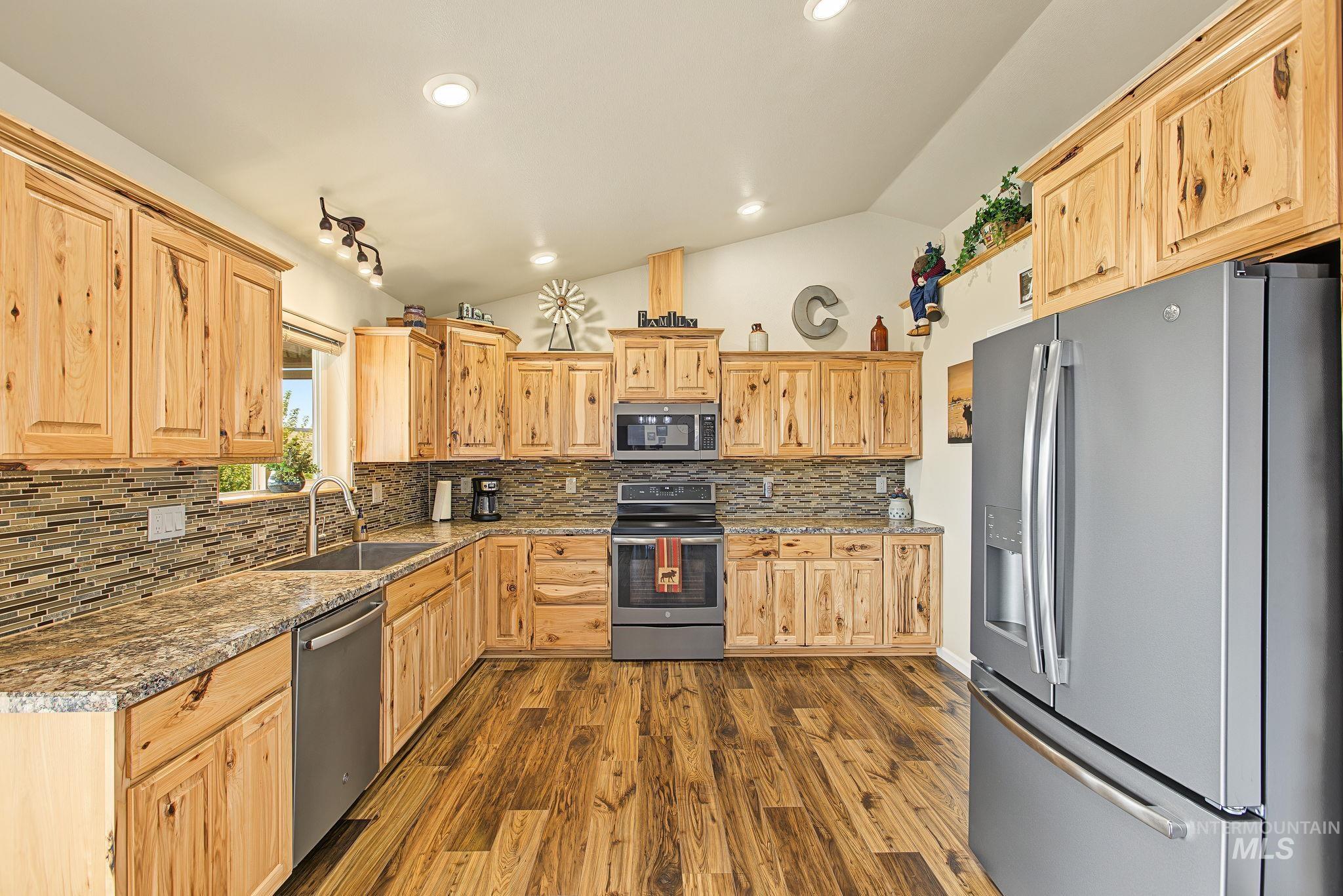 2541 3rd Ave, Clarkston, Washington 99403, 3 Bedrooms, 2 Bathrooms, Residential For Sale, Price $669,900,MLS 99001543