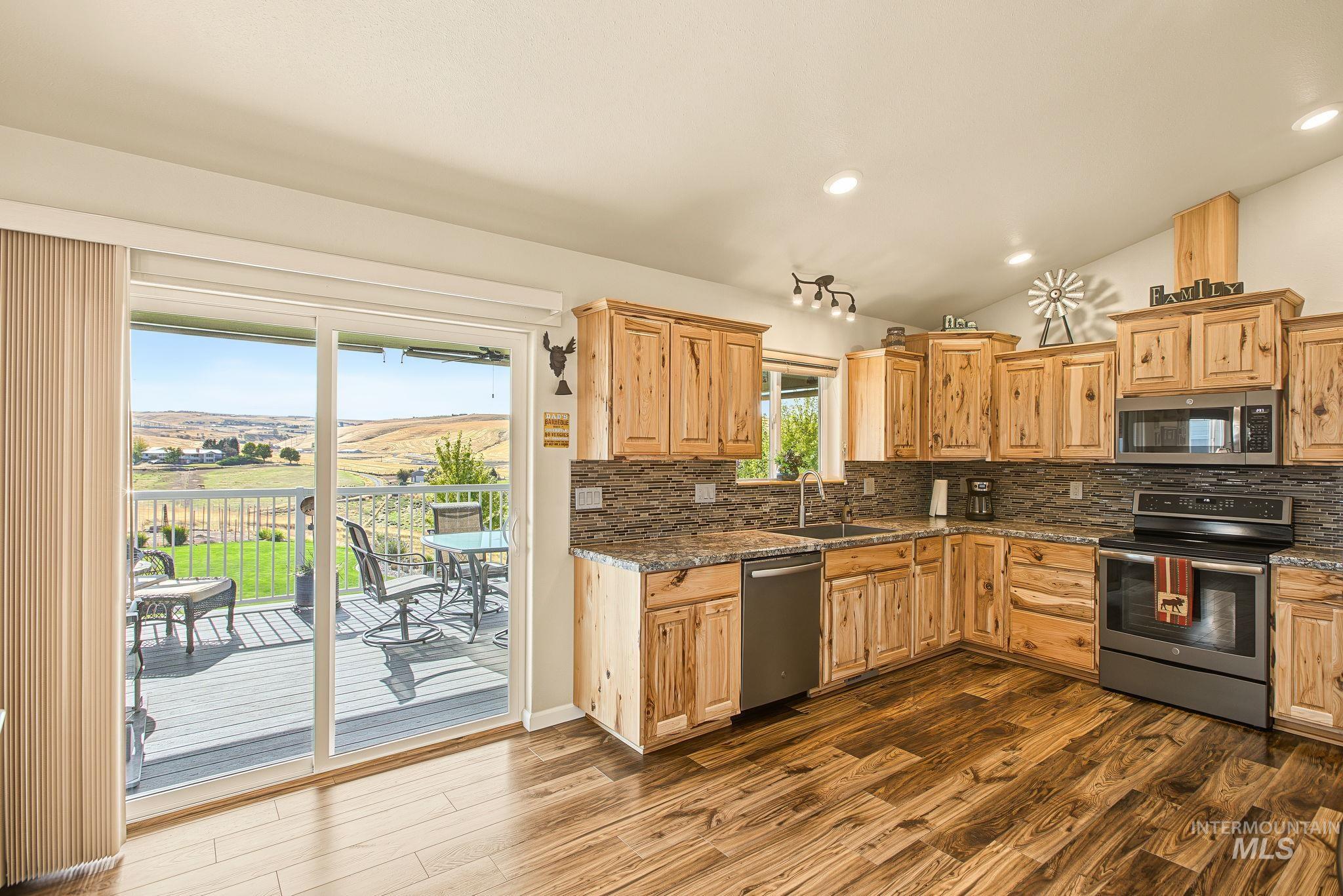 2541 3rd Ave, Clarkston, Washington 99403, 3 Bedrooms, 2 Bathrooms, Residential For Sale, Price $669,900,MLS 99001543