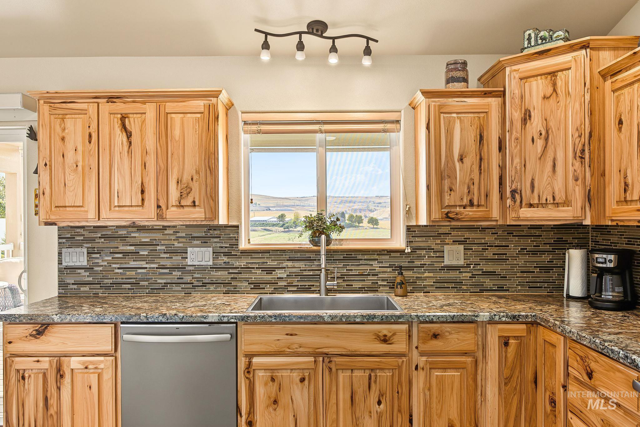 2541 3rd Ave, Clarkston, Washington 99403, 3 Bedrooms, 2 Bathrooms, Residential For Sale, Price $669,900,MLS 99001543