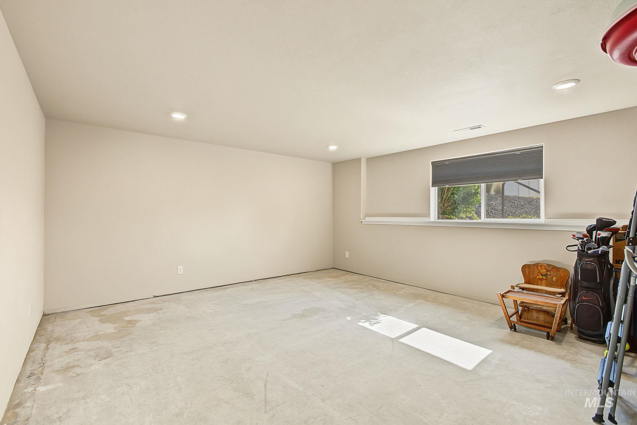 2541 3rd Ave, Clarkston, Washington 99403, 3 Bedrooms, 2 Bathrooms, Residential For Sale, Price $669,900,MLS 99001543