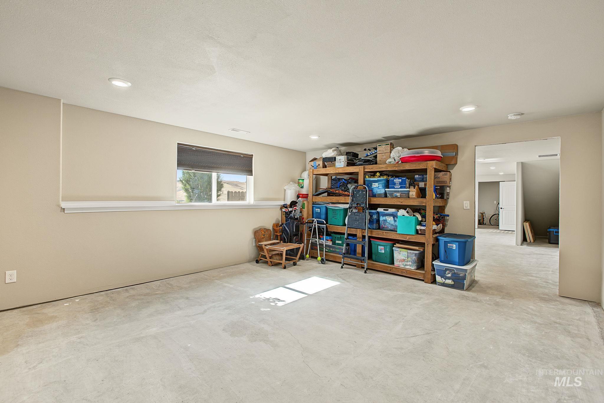 2541 3rd Ave, Clarkston, Washington 99403, 3 Bedrooms, 2 Bathrooms, Residential For Sale, Price $669,900,MLS 99001543