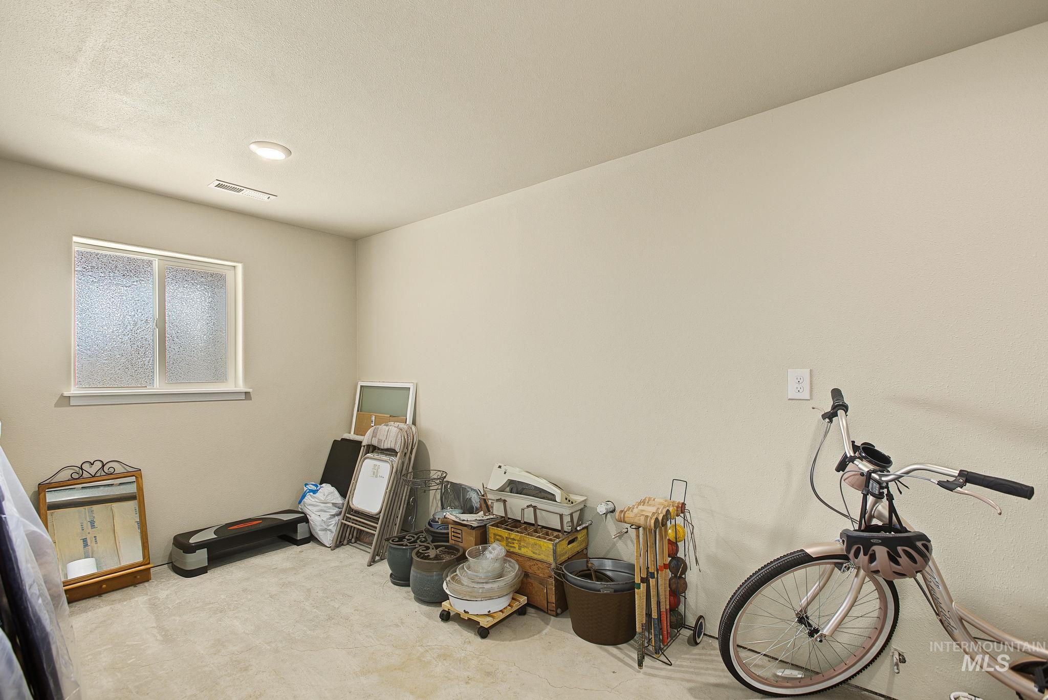 2541 3rd Ave, Clarkston, Washington 99403, 3 Bedrooms, 2 Bathrooms, Residential For Sale, Price $669,900,MLS 99001543
