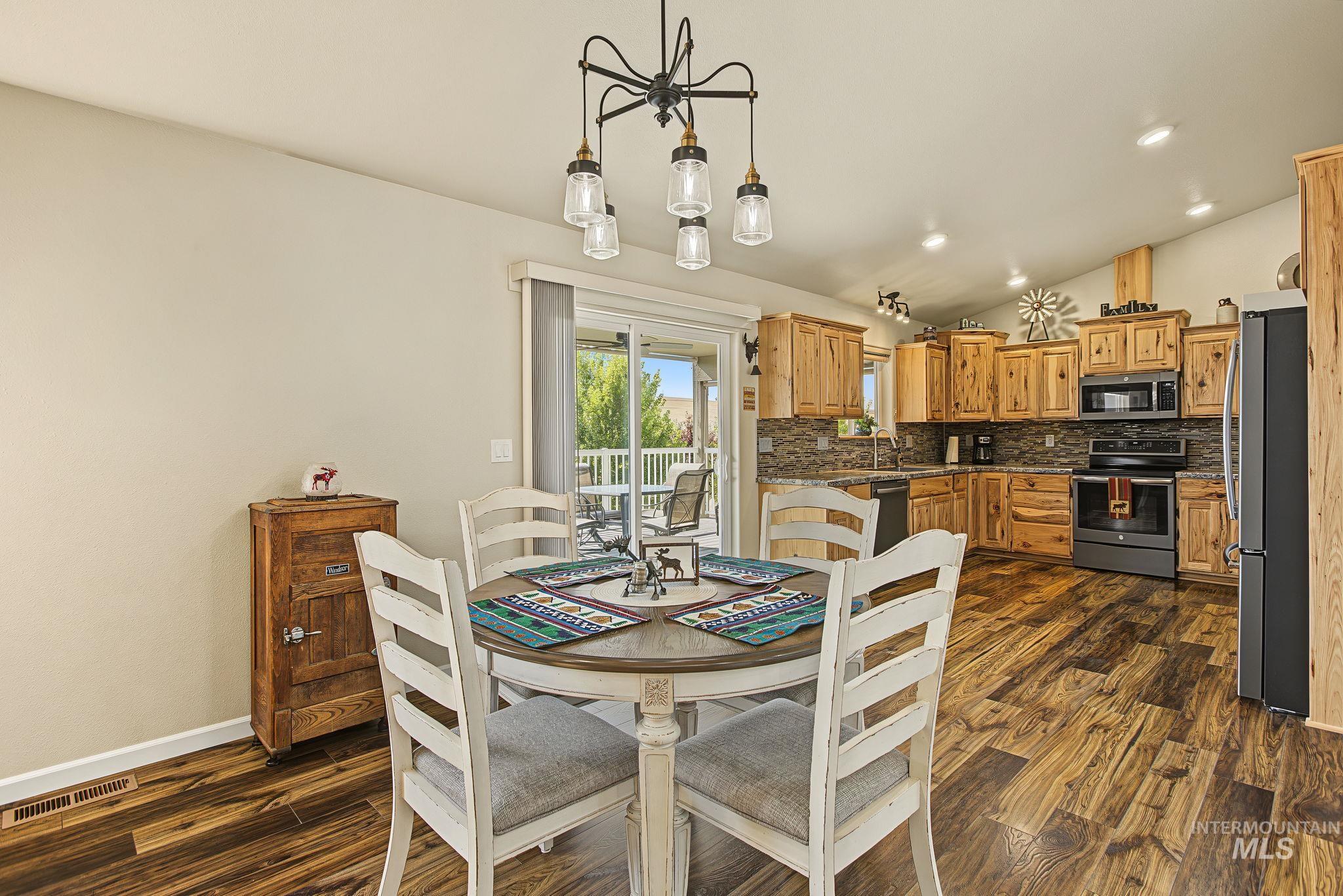 2541 3rd Ave, Clarkston, Washington 99403, 3 Bedrooms, 2 Bathrooms, Residential For Sale, Price $669,900,MLS 99001543