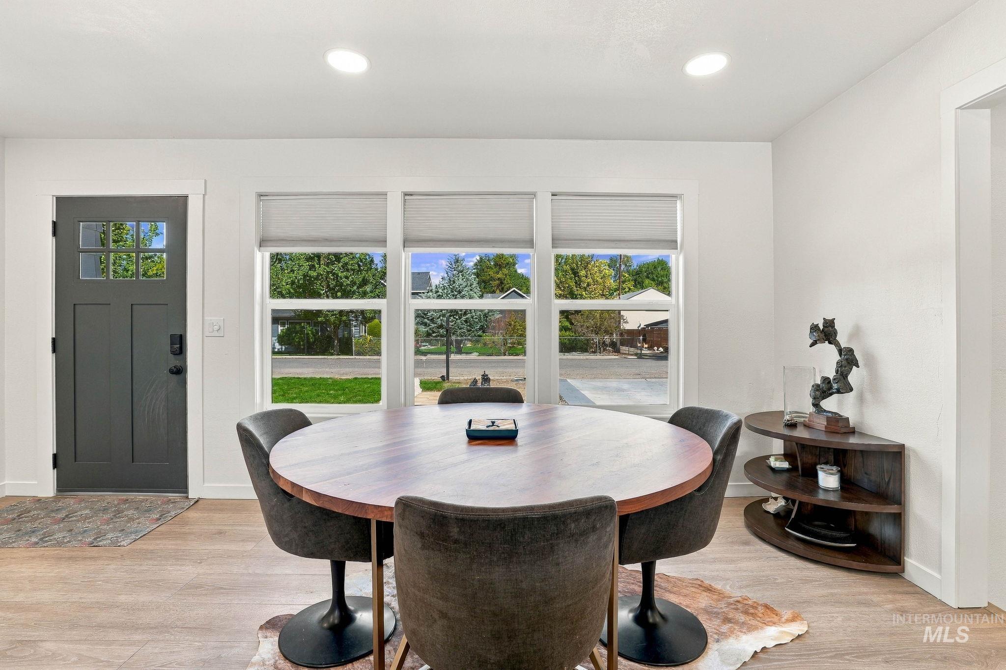 3015 W Sunset Ave, Boise, Idaho 83703, 4 Bedrooms, 2 Bathrooms, Residential For Sale, Price $589,999,MLS 99001545