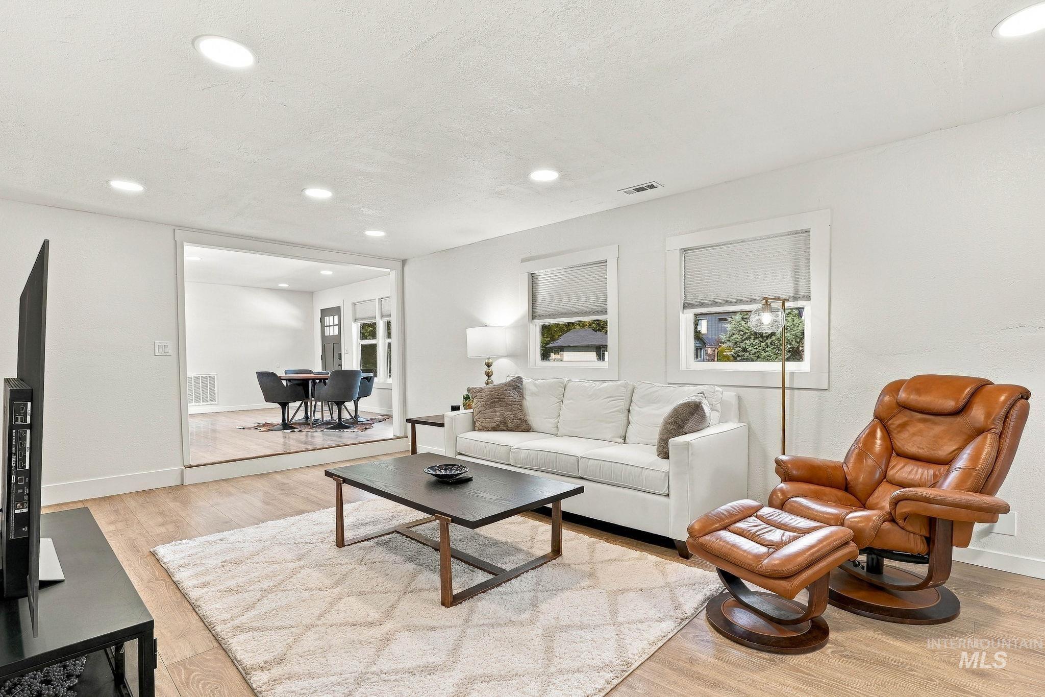 3015 W Sunset Ave, Boise, Idaho 83703, 4 Bedrooms, 2 Bathrooms, Residential For Sale, Price $589,999,MLS 99001545