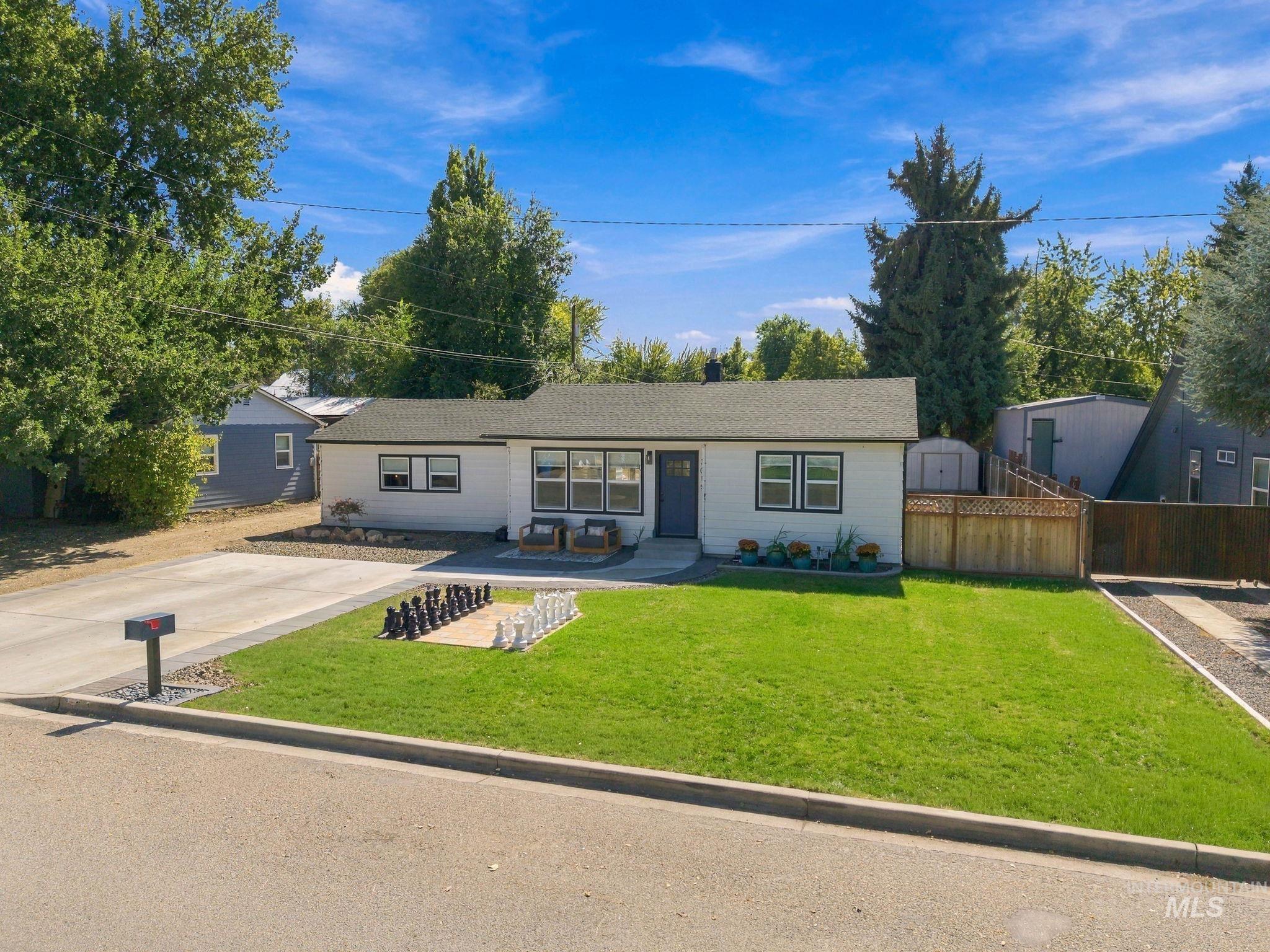3015 W Sunset Ave, Boise, Idaho 83703, 4 Bedrooms, 2 Bathrooms, Residential For Sale, Price $589,999,MLS 99001545
