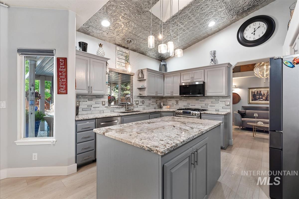 2734 S Pine Flats Ave, Meridian, Idaho 83642, 4 Bedrooms, 3 Bathrooms, Residential For Sale, Price $744,999,MLS 99001546