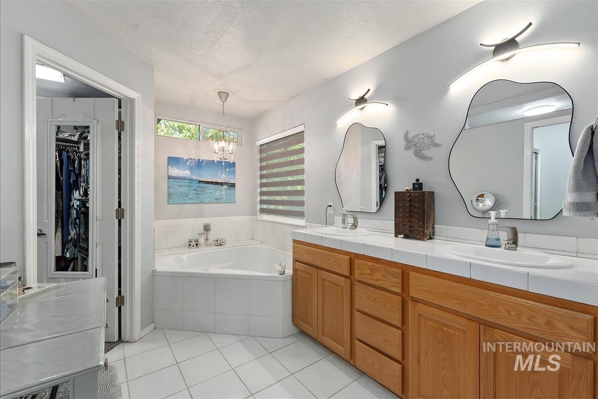 2734 S Pine Flats Ave, Meridian, Idaho 83642, 4 Bedrooms, 3 Bathrooms, Residential For Sale, Price $744,999,MLS 99001546