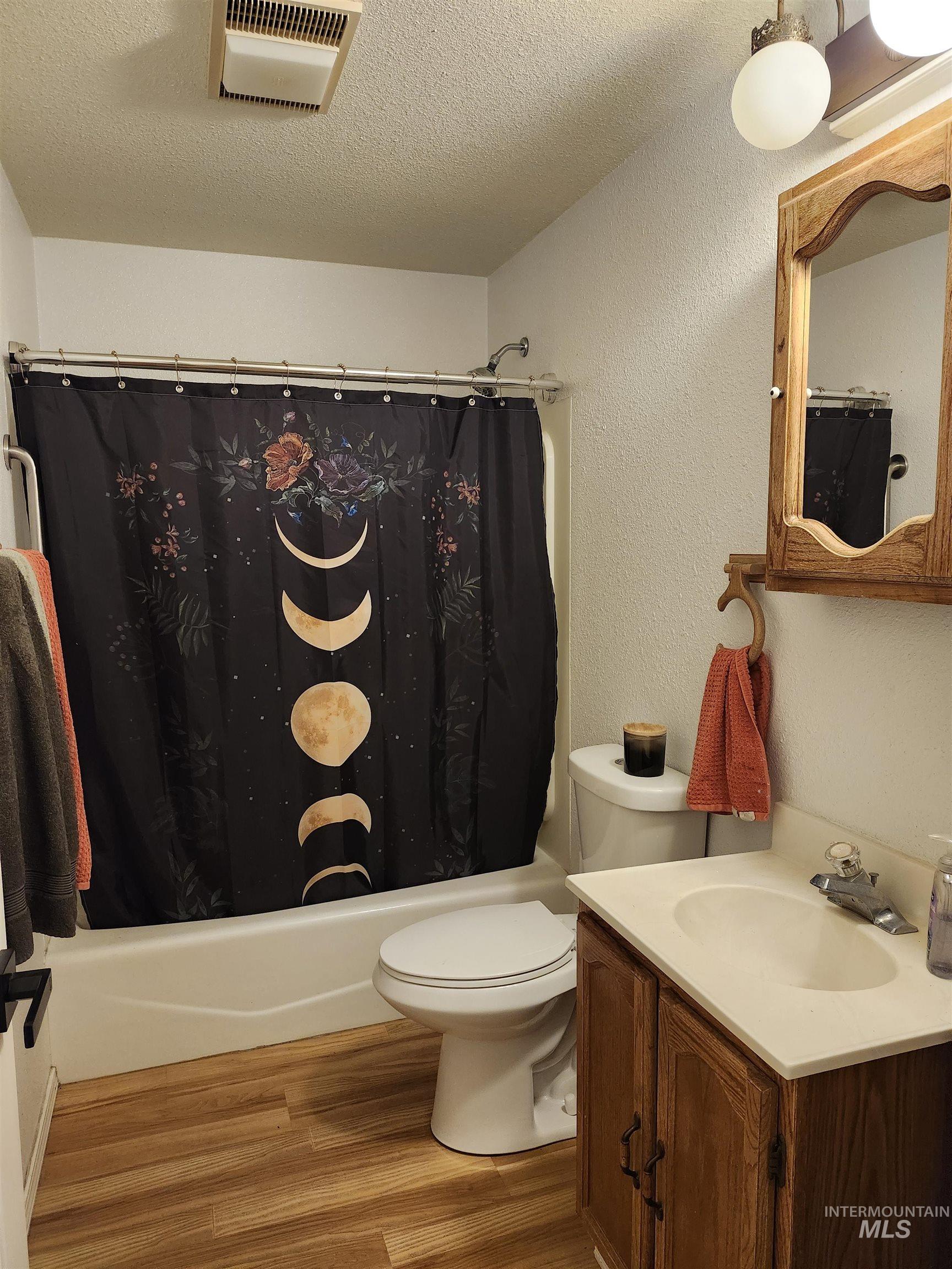 622 Indian Hills Dr, Moscow, Idaho 83843, 4 Bedrooms, 3 Bathrooms, Residential For Sale, Price $589,000,MLS 99001548