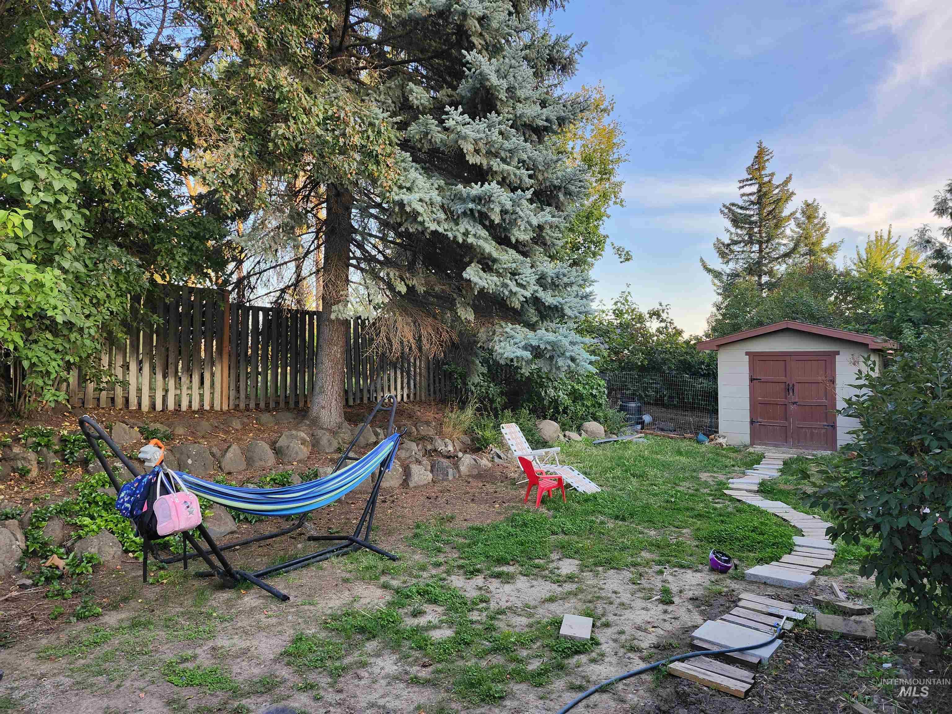 622 Indian Hills Dr, Moscow, Idaho 83843, 4 Bedrooms, 3 Bathrooms, Residential For Sale, Price $589,000,MLS 99001548