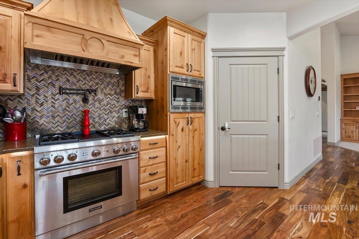 2433 Blick, Twin Falls, Idaho 83301, 3 Bedrooms, 3 Bathrooms, Residential For Sale, Price $625,000,MLS 99001550