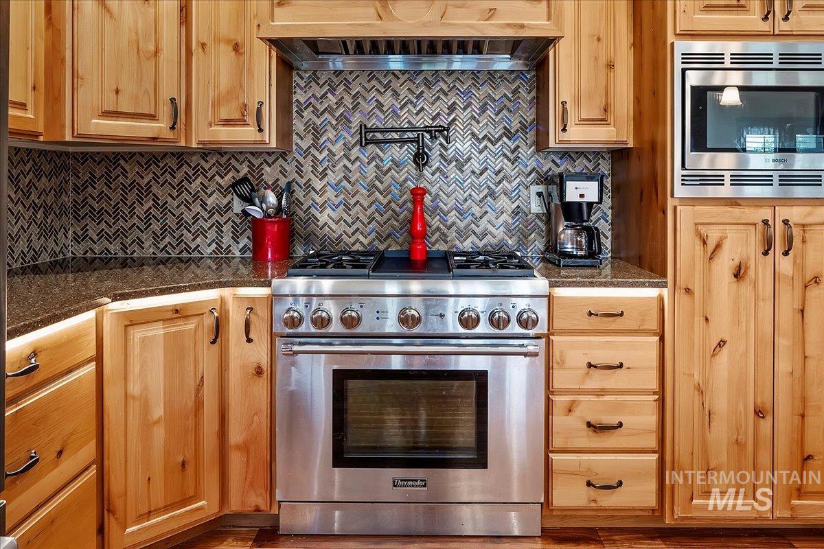 2433 Blick, Twin Falls, Idaho 83301, 3 Bedrooms, 3 Bathrooms, Residential For Sale, Price $625,000,MLS 99001550