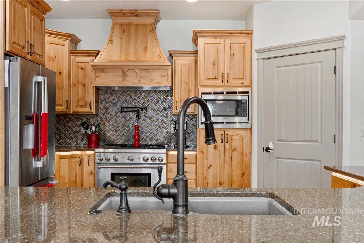 2433 Blick, Twin Falls, Idaho 83301, 3 Bedrooms, 3 Bathrooms, Residential For Sale, Price $625,000,MLS 99001550