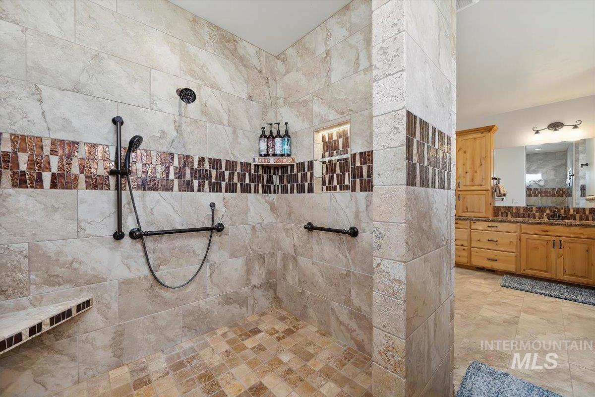 2433 Blick, Twin Falls, Idaho 83301, 3 Bedrooms, 3 Bathrooms, Residential For Sale, Price $625,000,MLS 99001550
