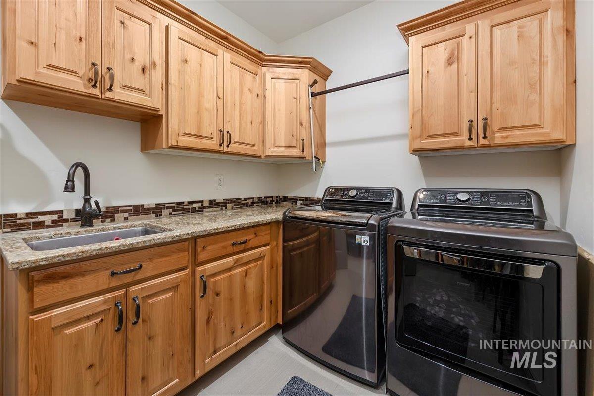 2433 Blick, Twin Falls, Idaho 83301, 3 Bedrooms, 3 Bathrooms, Residential For Sale, Price $625,000,MLS 99001550