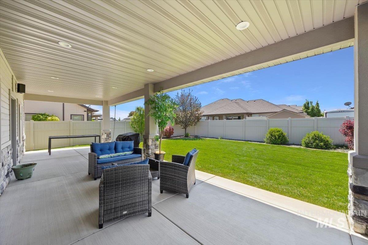 2433 Blick, Twin Falls, Idaho 83301, 3 Bedrooms, 3 Bathrooms, Residential For Sale, Price $625,000,MLS 99001550