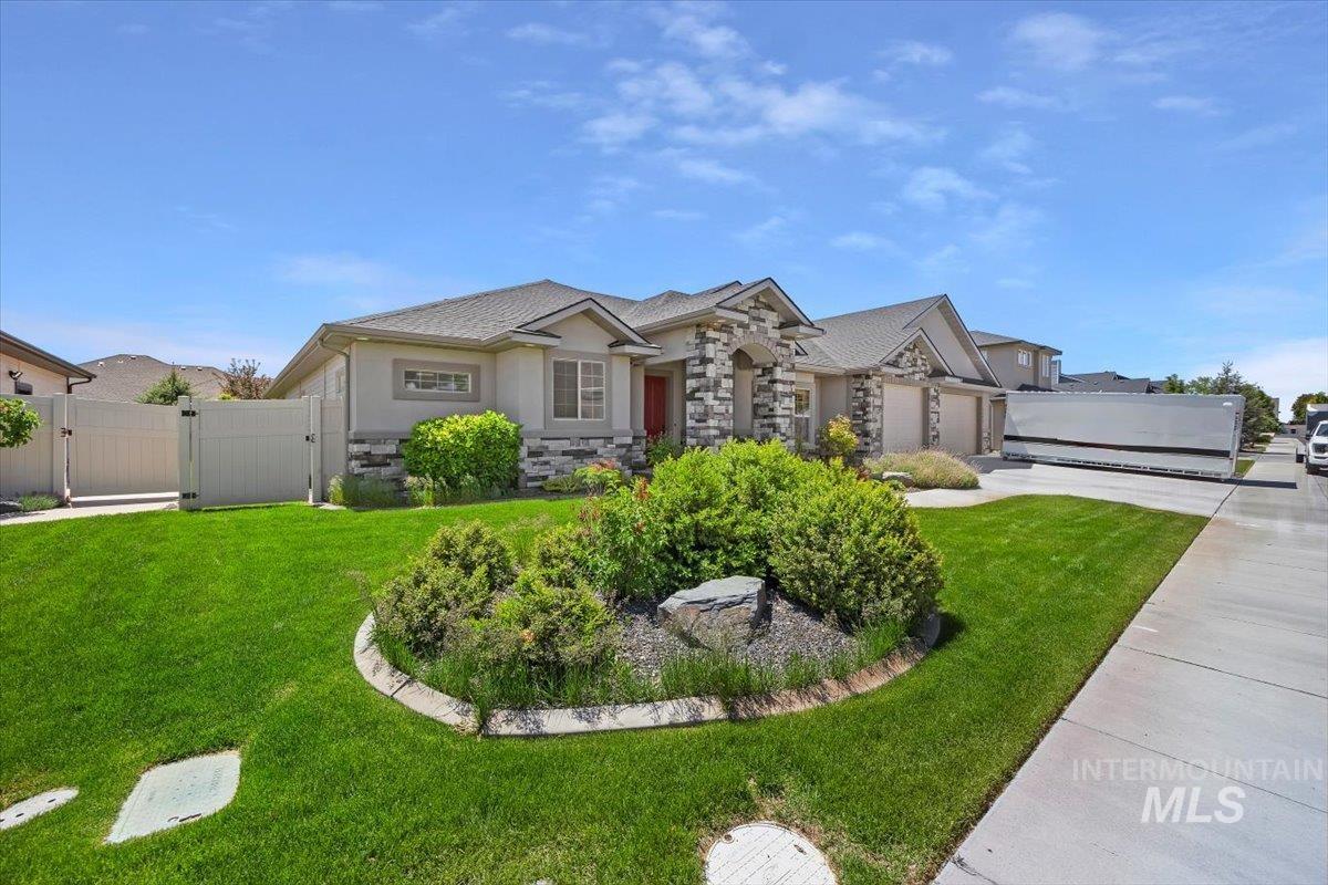 2433 Blick, Twin Falls, Idaho 83301, 3 Bedrooms, 3 Bathrooms, Residential For Sale, Price $625,000,MLS 99001550