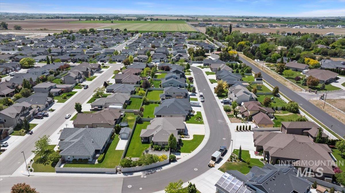 2433 Blick, Twin Falls, Idaho 83301, 3 Bedrooms, 3 Bathrooms, Residential For Sale, Price $625,000,MLS 99001550