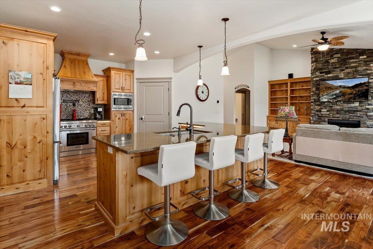2433 Blick, Twin Falls, Idaho 83301, 3 Bedrooms, 3 Bathrooms, Residential For Sale, Price $625,000,MLS 99001550