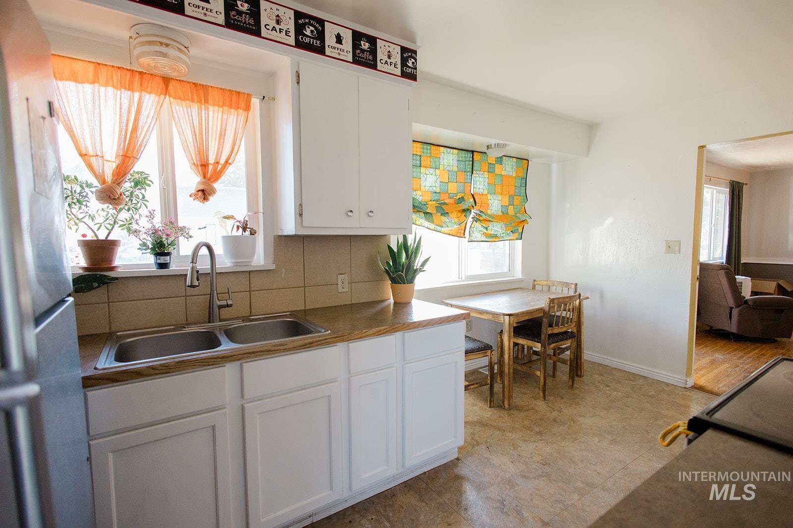 124 Mountain View Drive, Mountain Home, Idaho 83647, 5 Bedrooms, 1 Bathroom, Residential For Sale, Price $300,000,MLS 99001551