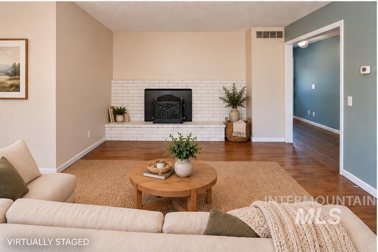 107 Felton St, Caldwell, Idaho 83605, 4 Bedrooms, 2.5 Bathrooms, Residential For Sale, Price $400,000,MLS 99001559