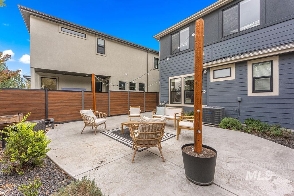 3277 S Sedgebrook Ln, Eagle, Idaho 83616, 3 Bedrooms, 2.5 Bathrooms, Residential For Sale, Price $655,000,MLS 99001572