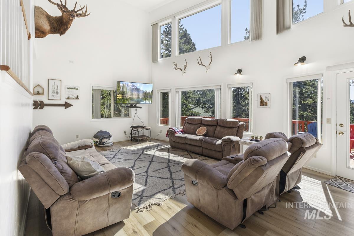 1496 Pine Ridge Drive, Cascade, Idaho 83611, 4 Bedrooms, 4 Bathrooms, Residential For Sale, Price $720,000,MLS 99001591