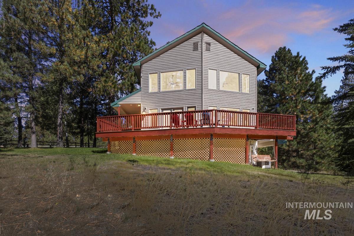 1496 Pine Ridge Drive, Cascade, Idaho 83611, 4 Bedrooms, 4 Bathrooms, Residential For Sale, Price $720,000,MLS 99001591