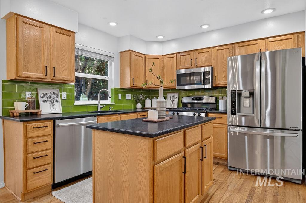 5428 W Clearview Ct., Boise, Idaho 83703, 3 Bedrooms, 2.5 Bathrooms, Residential For Sale, Price $524,900,MLS 99001593