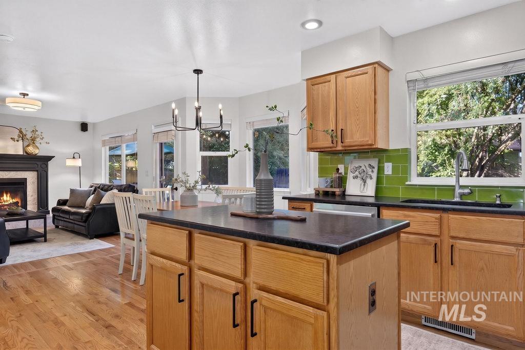5428 W Clearview Ct., Boise, Idaho 83703, 3 Bedrooms, 2.5 Bathrooms, Residential For Sale, Price $524,900,MLS 99001593