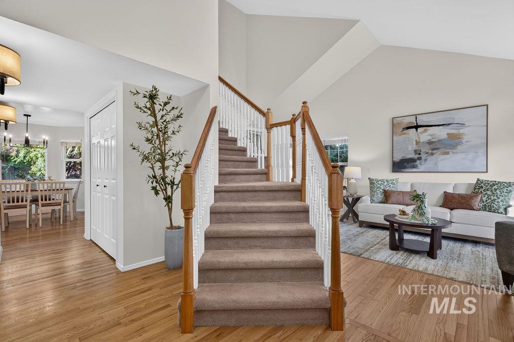 5428 W Clearview Ct., Boise, Idaho 83703, 3 Bedrooms, 2.5 Bathrooms, Residential For Sale, Price $524,900,MLS 99001593