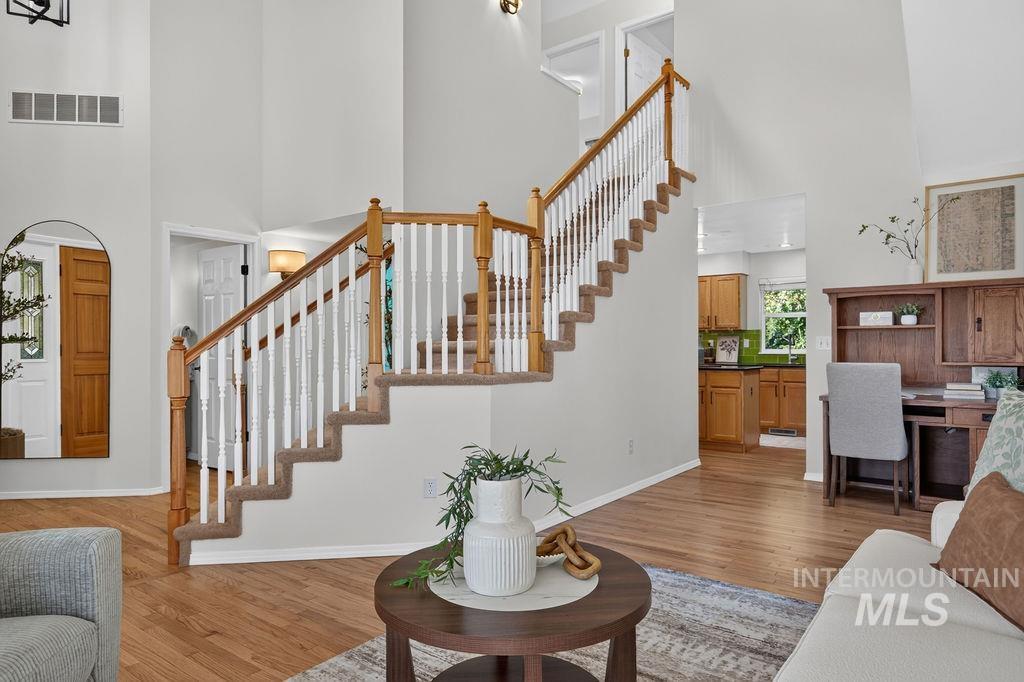 5428 W Clearview Ct., Boise, Idaho 83703, 3 Bedrooms, 2.5 Bathrooms, Residential For Sale, Price $524,900,MLS 99001593