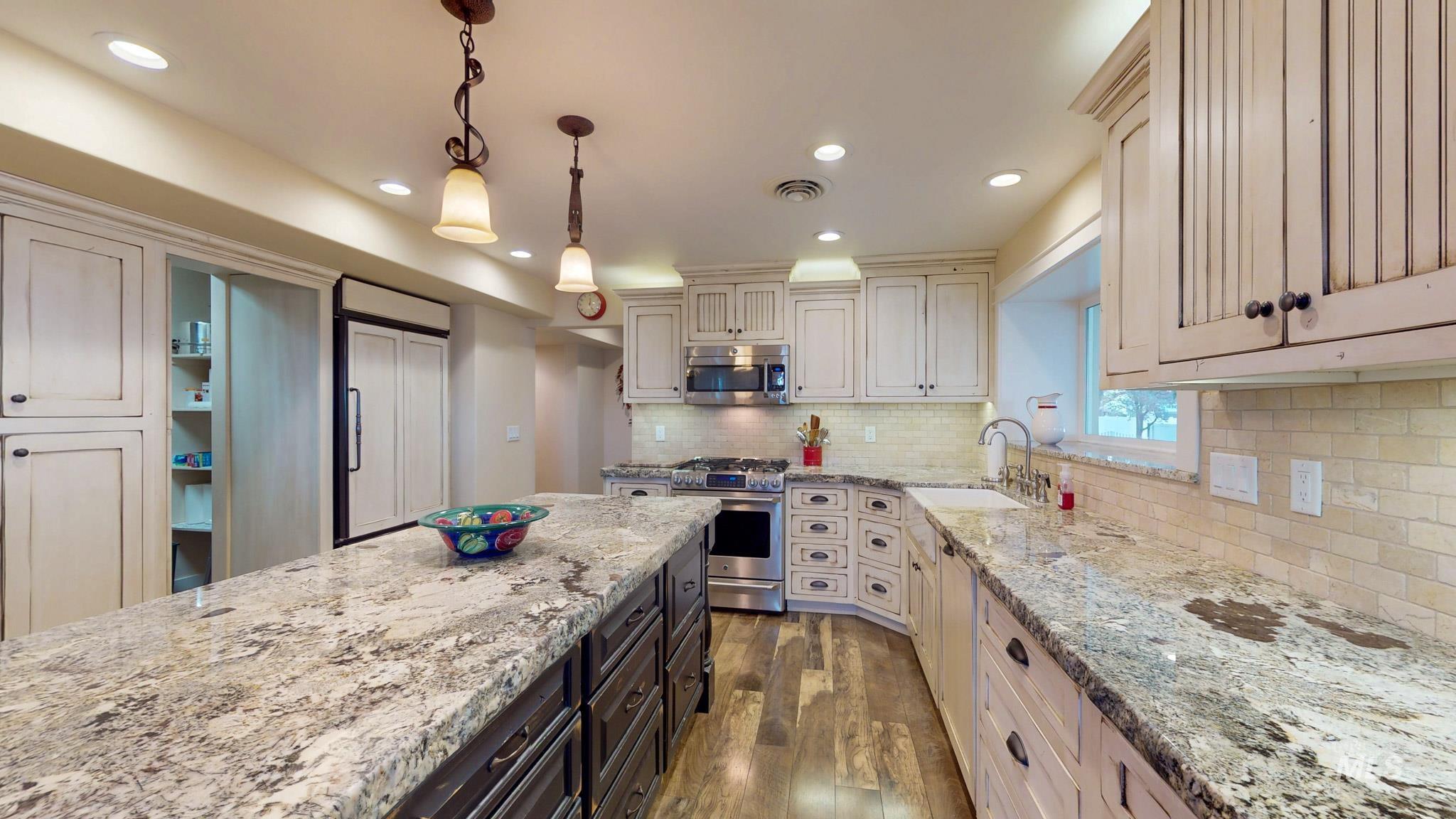 3350 E 4000 N, Kimberly, Idaho 83341, 5 Bedrooms, 4 Bathrooms, Residential For Sale, Price $1,070,000, 99001609