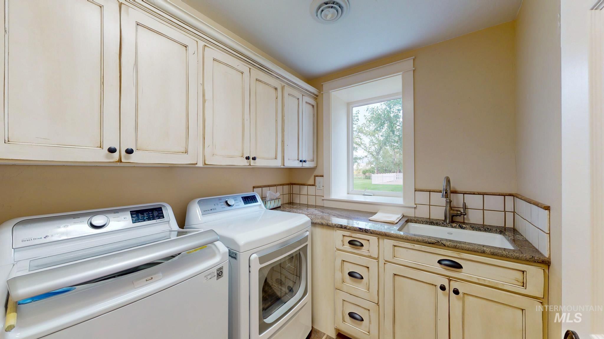 3350 E 4000 N, Kimberly, Idaho 83341, 5 Bedrooms, 4 Bathrooms, Residential For Sale, Price $1,070,000, 99001609