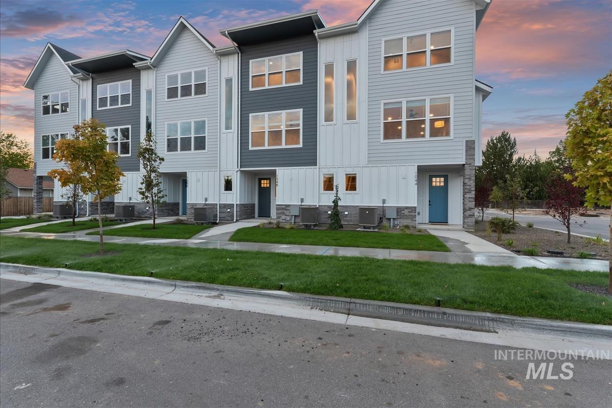 1044 W Melrose St, Boise, Idaho 83706, 2 Bedrooms, 2.5 Bathrooms, Residential For Sale, Price $539,900,MLS 99001610