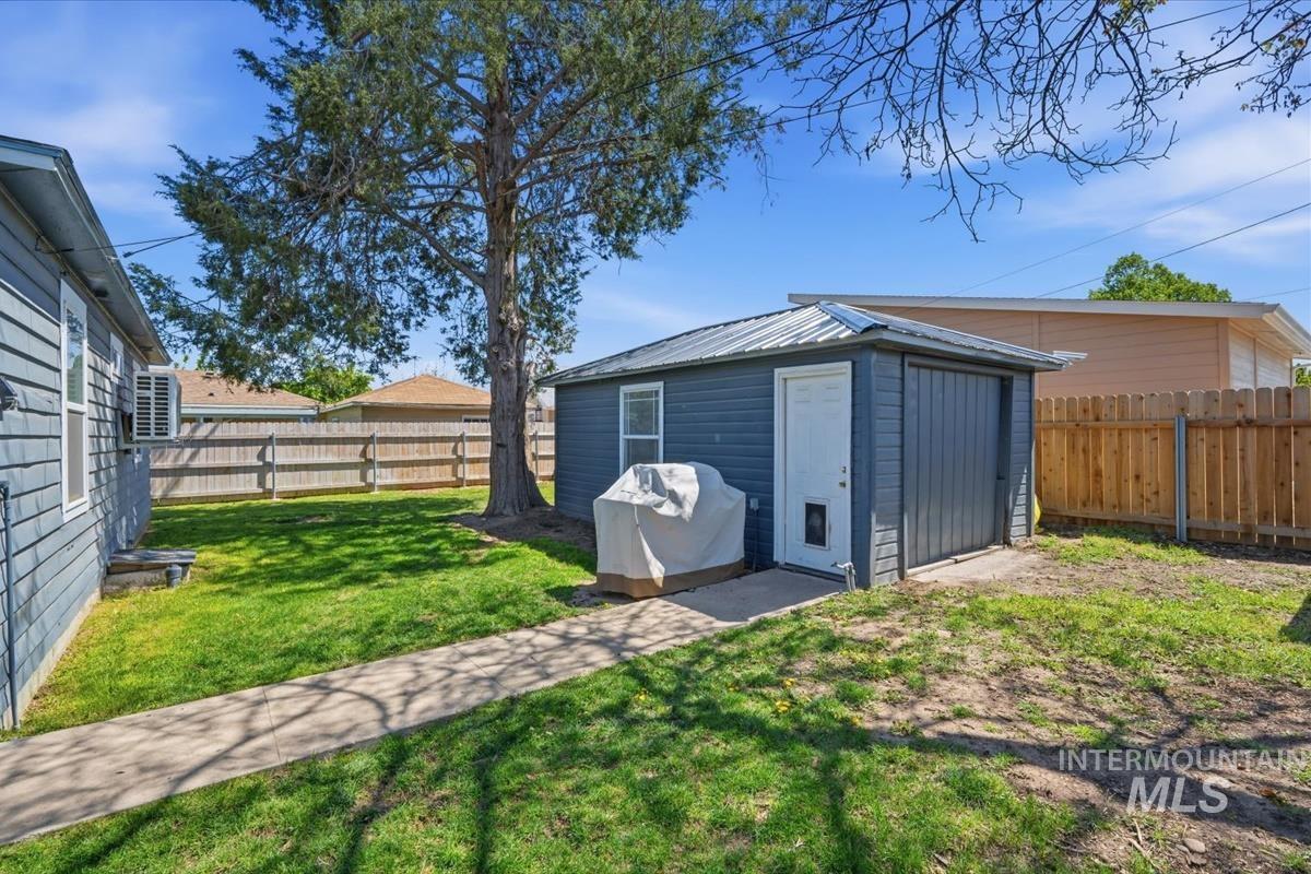 211 W. Dewey Ave., Nampa, Idaho 83686, 2 Bedrooms, 1 Bathroom, Residential For Sale, Price $304,900,MLS 99001613