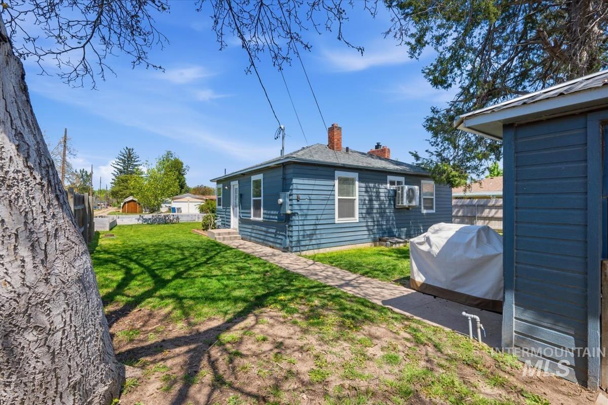 211 W. Dewey Ave., Nampa, Idaho 83686, 2 Bedrooms, 1 Bathroom, Residential For Sale, Price $304,900,MLS 99001613