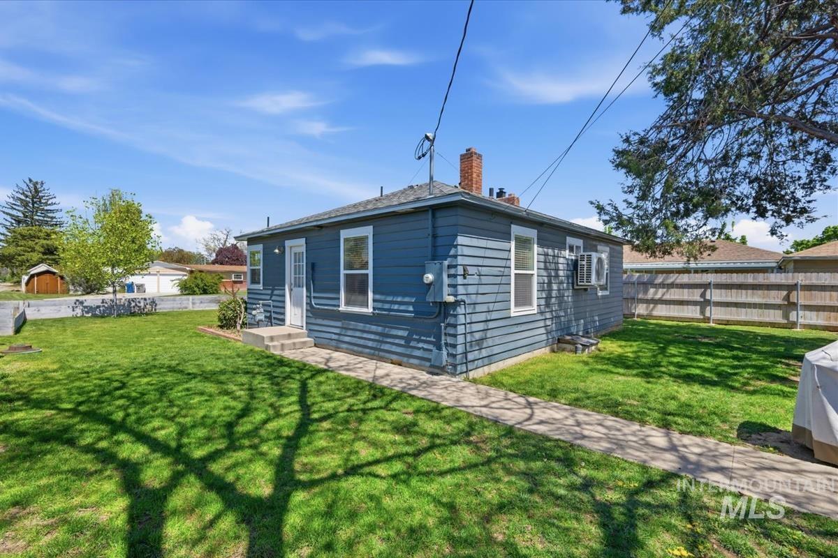 211 W. Dewey Ave., Nampa, Idaho 83686, 2 Bedrooms, 1 Bathroom, Residential For Sale, Price $304,900,MLS 99001613