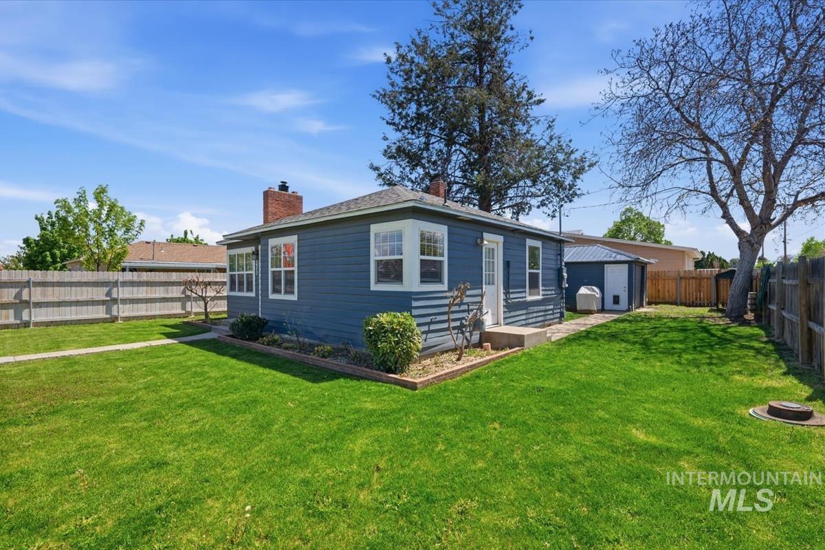 211 W. Dewey Ave., Nampa, Idaho 83686, 2 Bedrooms, 1 Bathroom, Residential For Sale, Price $304,900,MLS 99001613