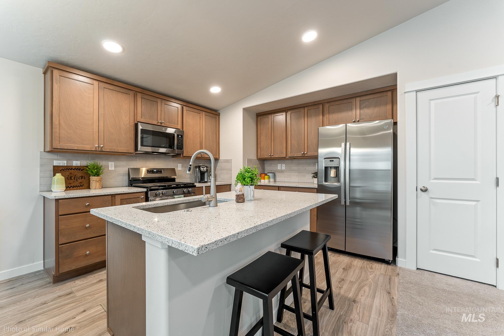 572 Brads Place, Twin Falls, Idaho 83301, 3 Bedrooms, 2.5 Bathrooms, Residential For Sale, Price $346,990, 99001616