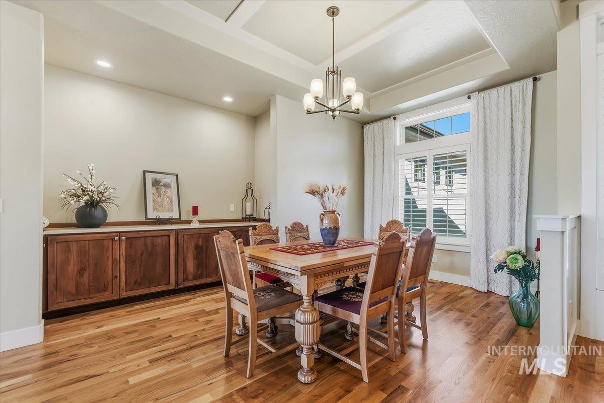 925 W Mollywood Dr, Nampa, Idaho 83686, 3 Bedrooms, 2 Bathrooms, Residential For Sale, Price $580,000, 99001621