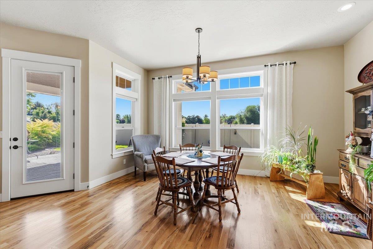 925 W Mollywood Dr, Nampa, Idaho 83686, 3 Bedrooms, 2 Bathrooms, Residential For Sale, Price $580,000, 99001621