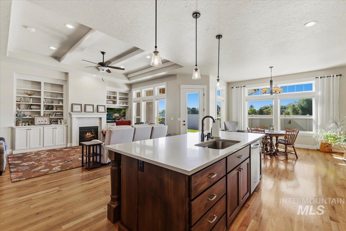 925 W Mollywood Dr, Nampa, Idaho 83686, 3 Bedrooms, 2 Bathrooms, Residential For Sale, Price $580,000, 99001621