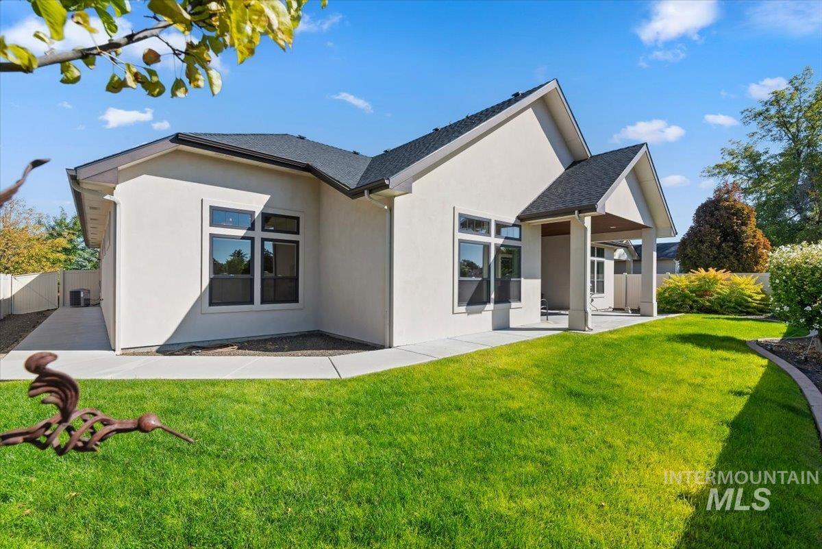 925 W Mollywood Dr, Nampa, Idaho 83686, 3 Bedrooms, 2 Bathrooms, Residential For Sale, Price $580,000, 99001621