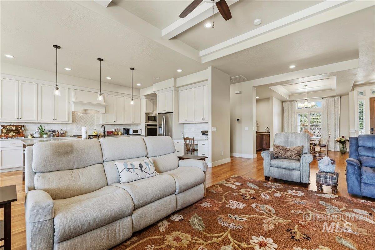 925 W Mollywood Dr, Nampa, Idaho 83686, 3 Bedrooms, 2 Bathrooms, Residential For Sale, Price $580,000, 99001621